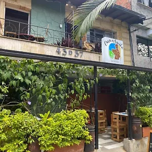 Hostal Casa Estacion מדיין