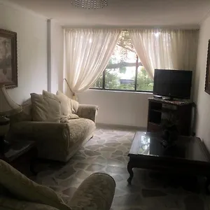 Excelente Apartamento Apartamento
